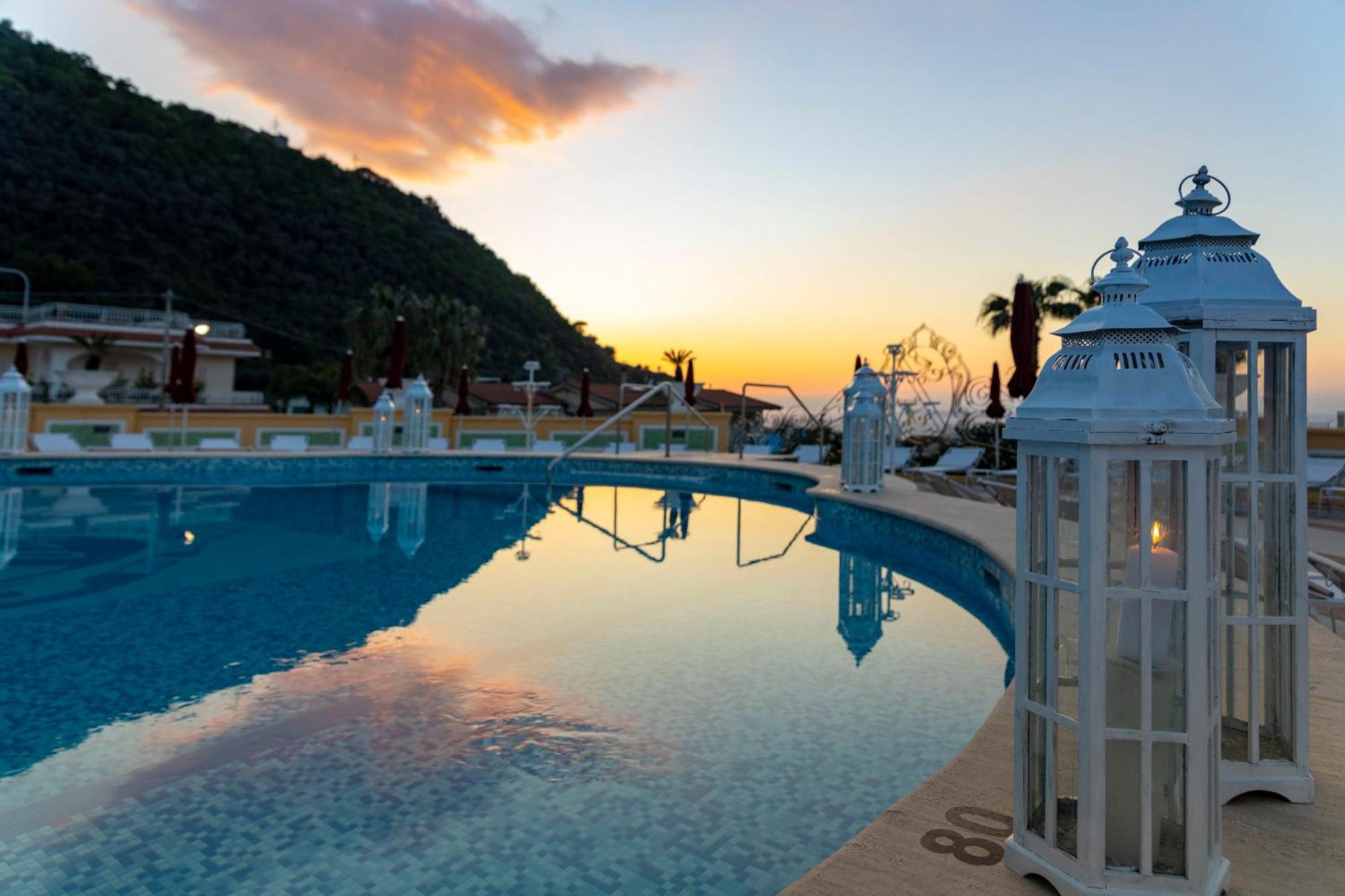 Grand Hotel La Pace (Adults Only) Сант'Аньєлло Екстер'єр фото